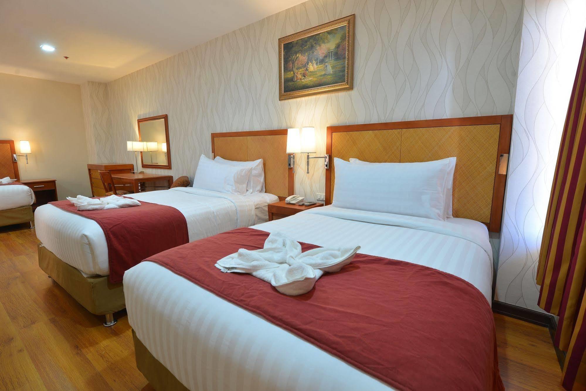 Royal Suites Condotel Kalibo Exterior foto